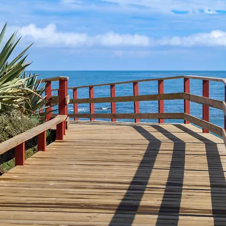 Alcornoque By Interhome בית נופש מארבלה