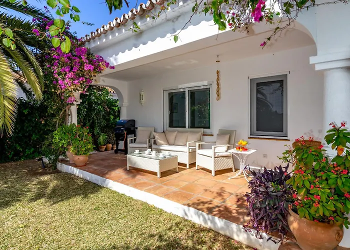 Alcornoque By Interhome מארבלה